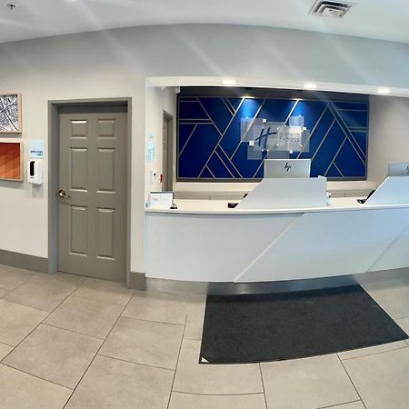 Holiday Inn Express & Suites Marquette By Ihg Екстер'єр фото