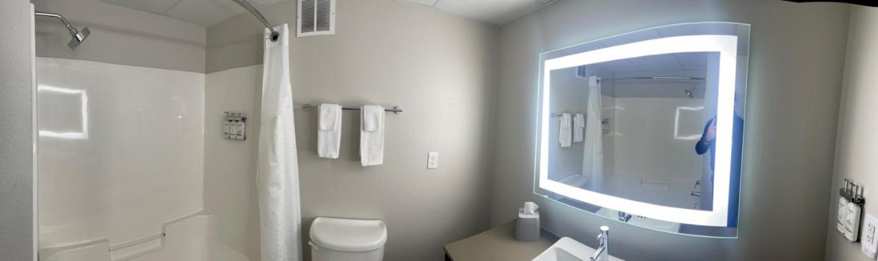 Holiday Inn Express & Suites Marquette By Ihg Екстер'єр фото