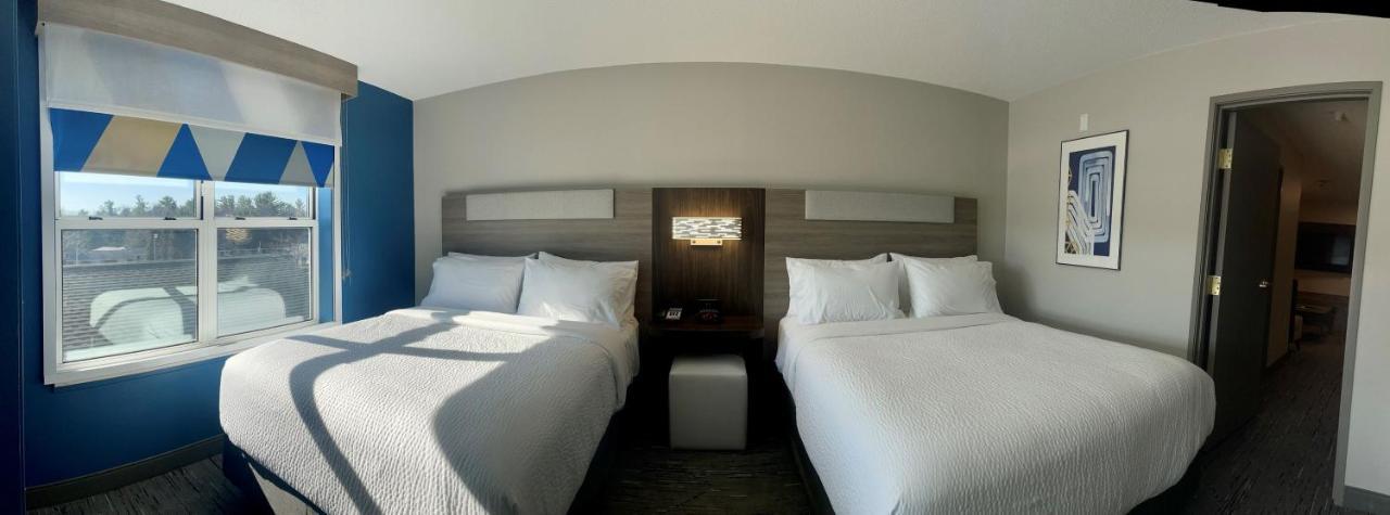 Holiday Inn Express & Suites Marquette By Ihg Екстер'єр фото