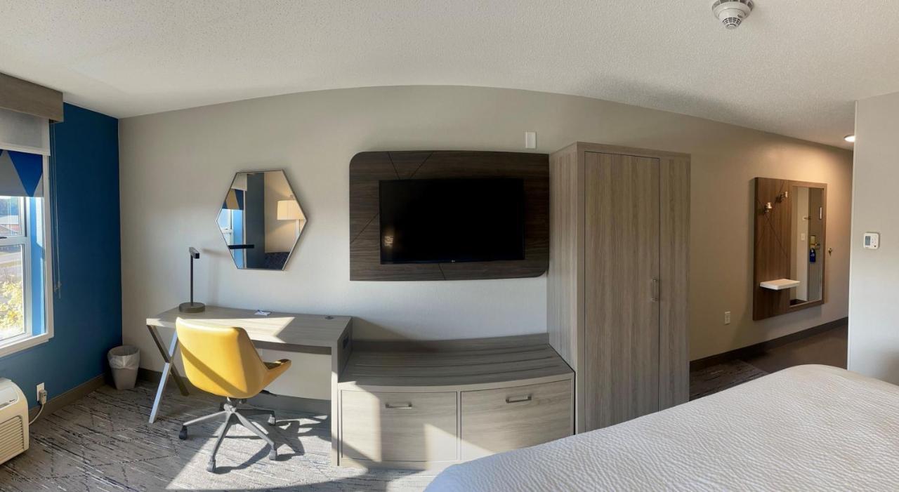 Holiday Inn Express & Suites Marquette By Ihg Екстер'єр фото