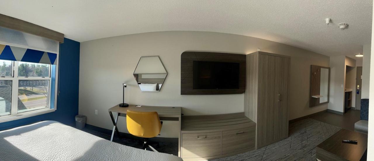 Holiday Inn Express & Suites Marquette By Ihg Екстер'єр фото