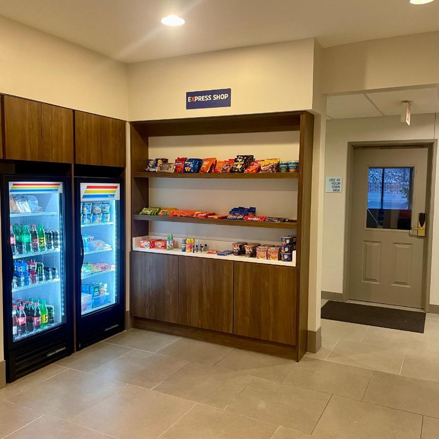 Holiday Inn Express & Suites Marquette By Ihg Екстер'єр фото