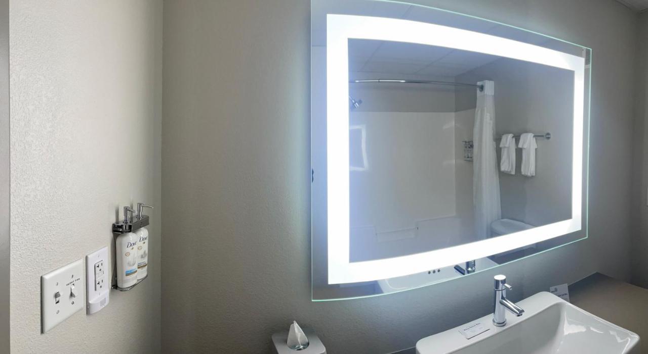 Holiday Inn Express & Suites Marquette By Ihg Екстер'єр фото