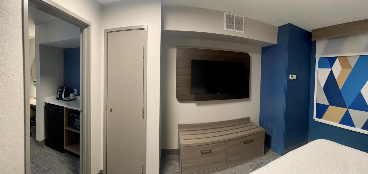 Holiday Inn Express & Suites Marquette By Ihg Екстер'єр фото