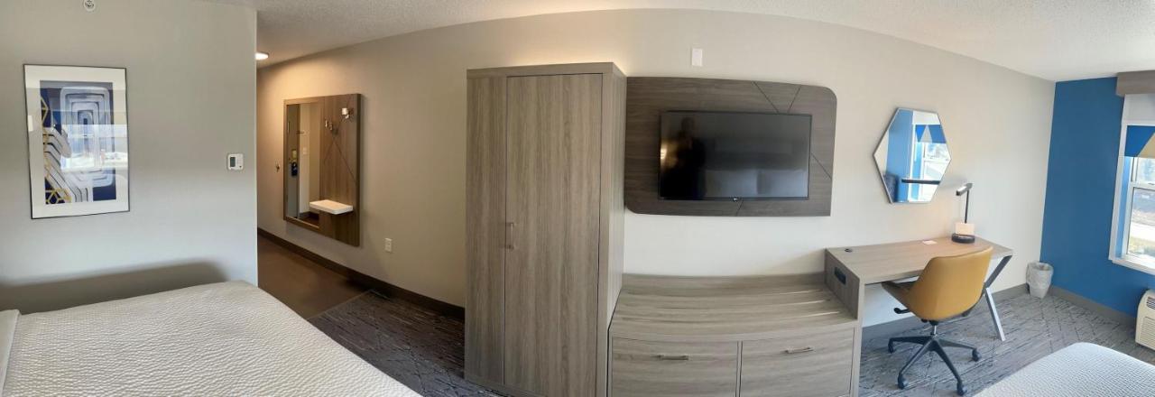 Holiday Inn Express & Suites Marquette By Ihg Екстер'єр фото