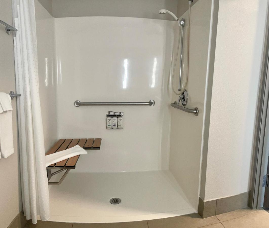 Holiday Inn Express & Suites Marquette By Ihg Екстер'єр фото