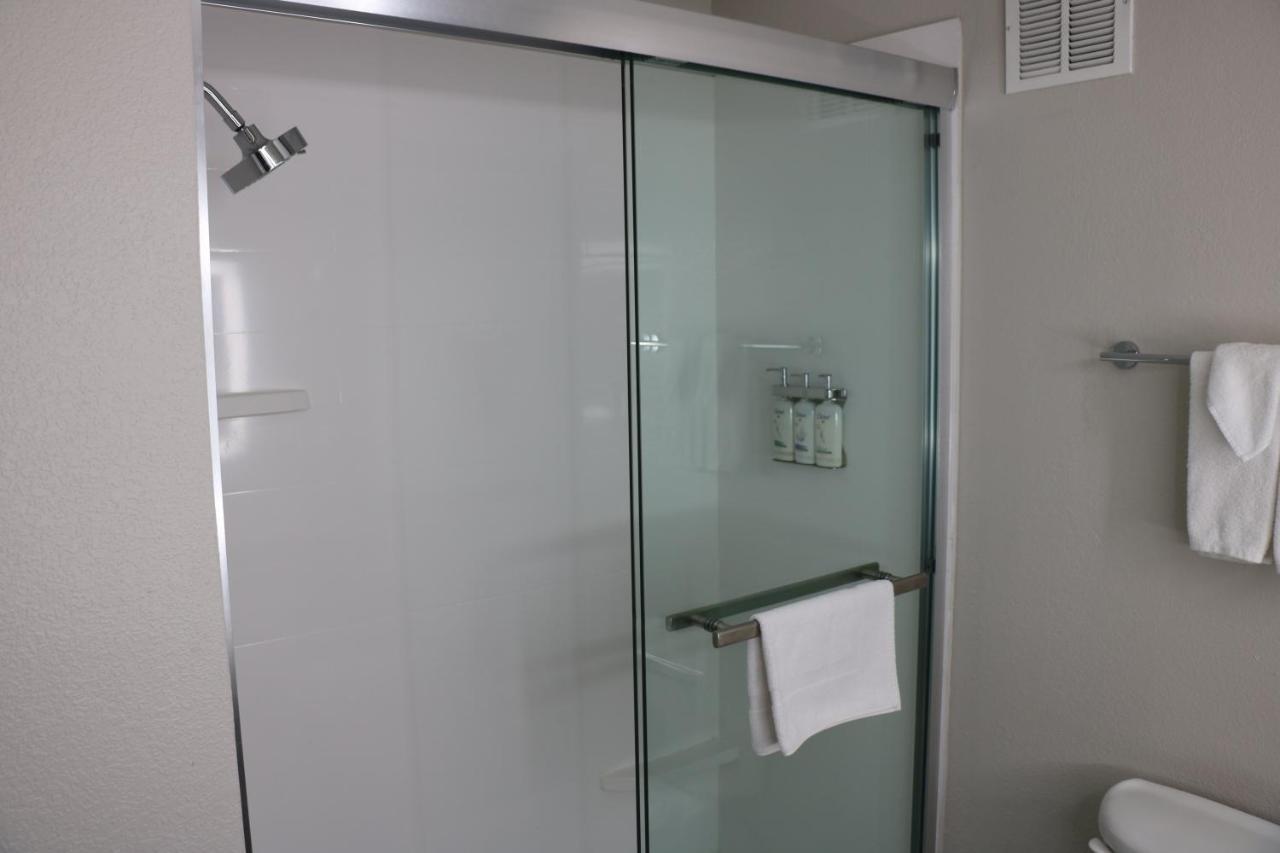 Holiday Inn Express & Suites Marquette By Ihg Екстер'єр фото