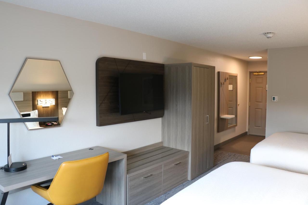 Holiday Inn Express & Suites Marquette By Ihg Екстер'єр фото
