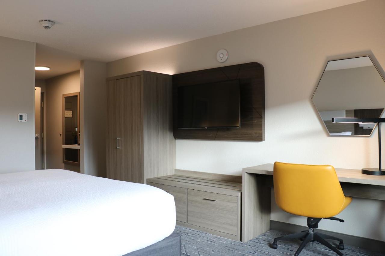 Holiday Inn Express & Suites Marquette By Ihg Екстер'єр фото