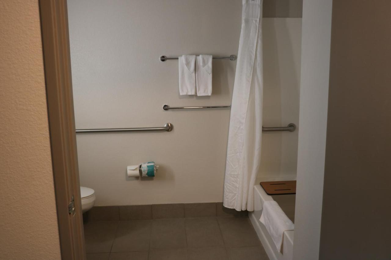 Holiday Inn Express & Suites Marquette By Ihg Екстер'єр фото
