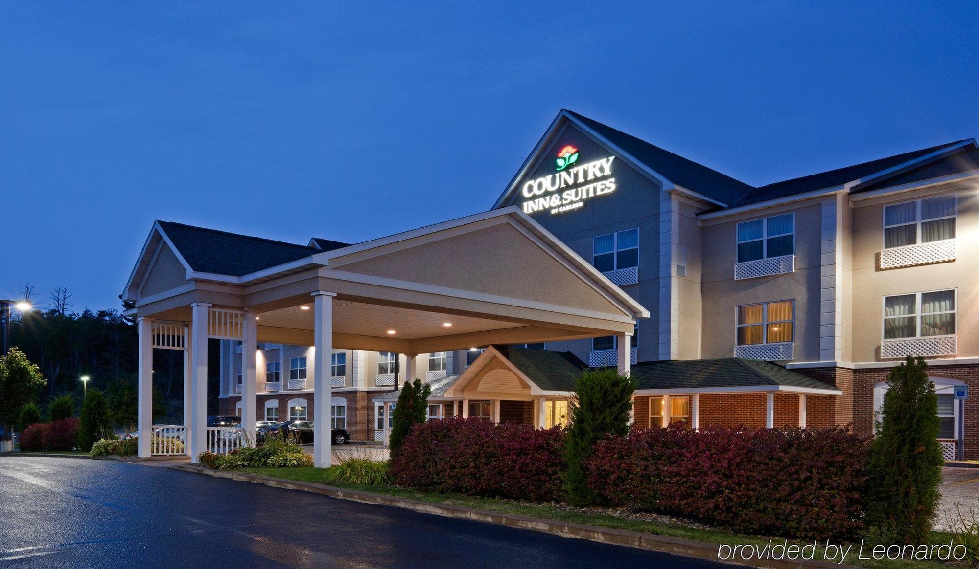 Holiday Inn Express & Suites Marquette By Ihg Екстер'єр фото