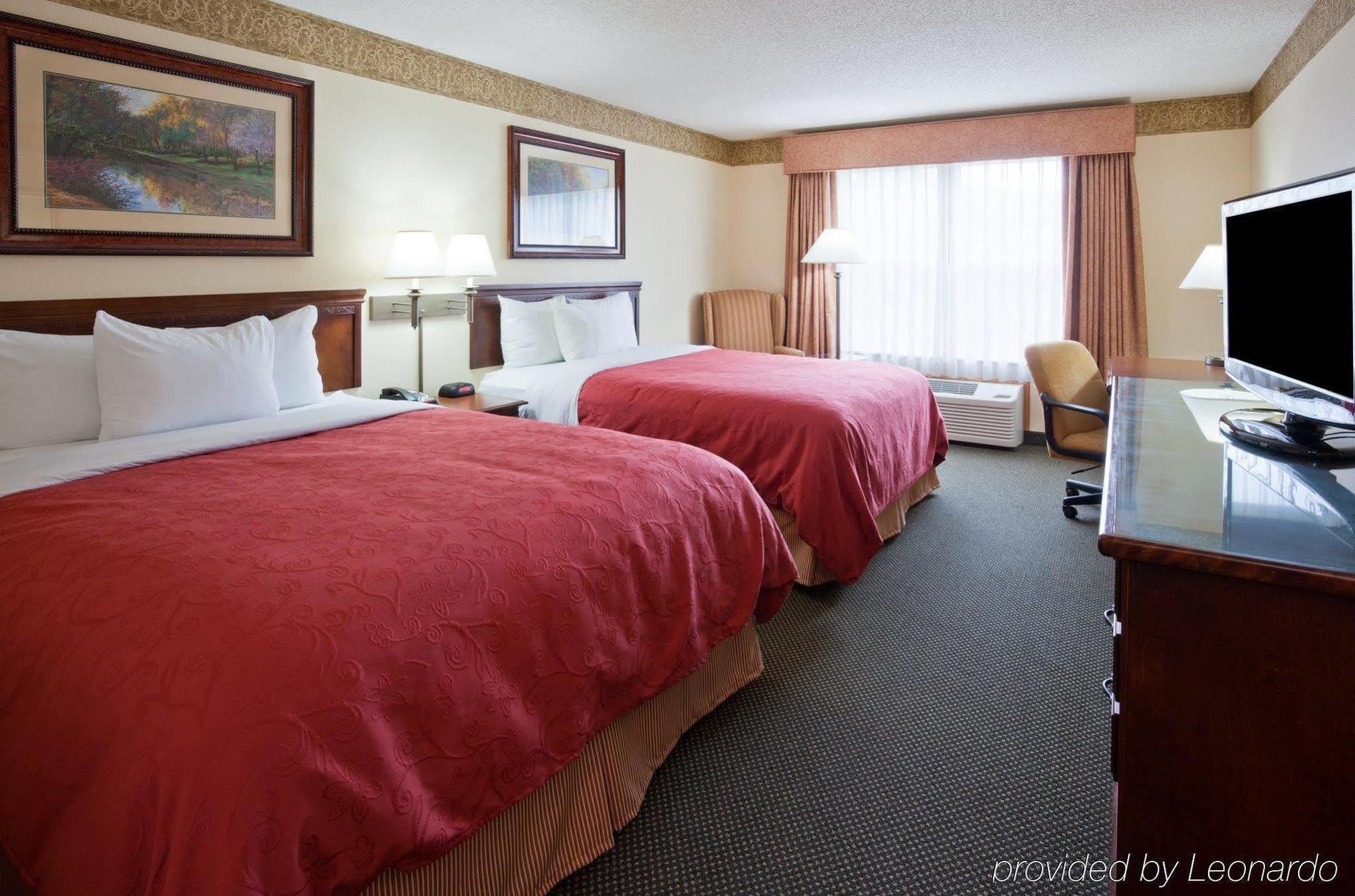 Holiday Inn Express & Suites Marquette By Ihg Екстер'єр фото